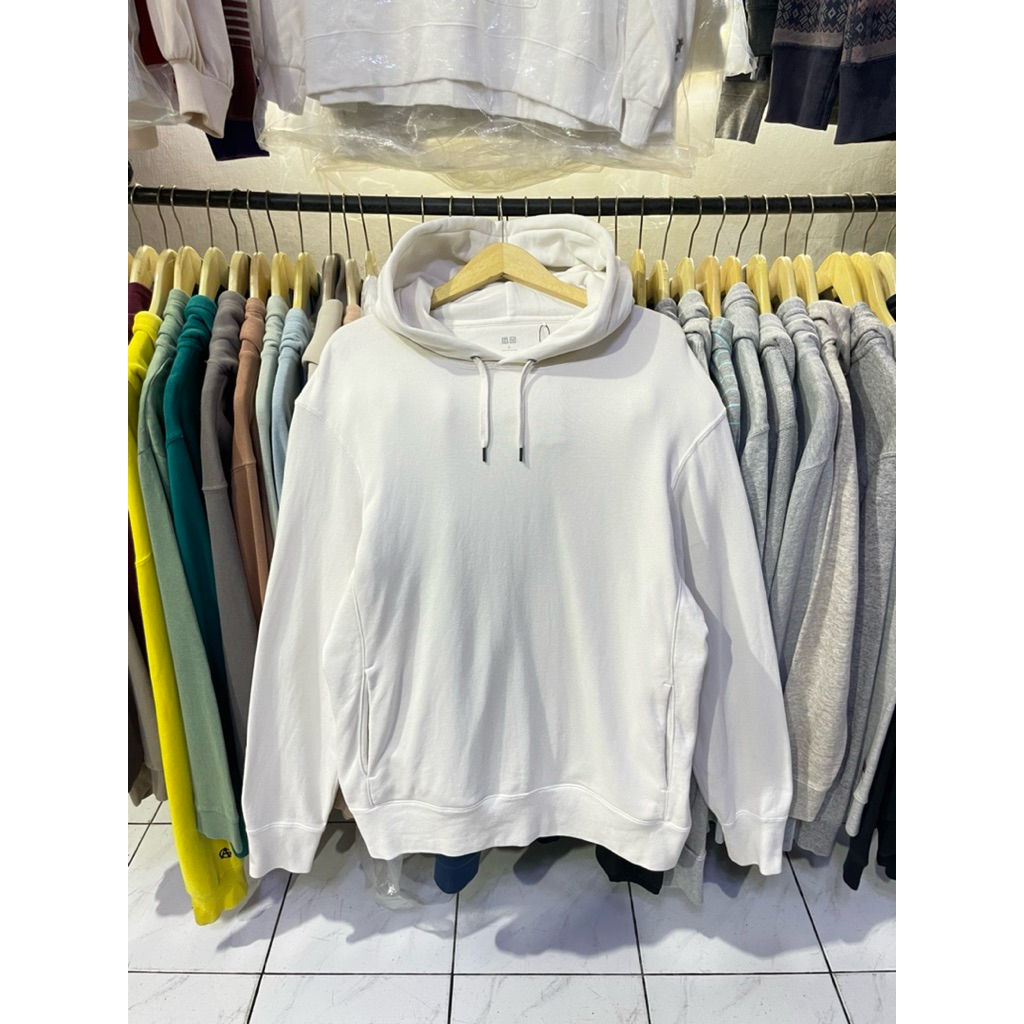 hodie basic uniqlo putih tulang ( XL )