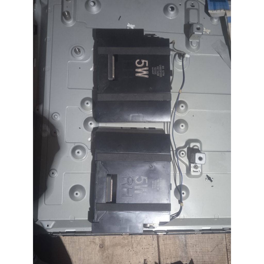 speaker tv LG 32LB550 second normal satu pasang