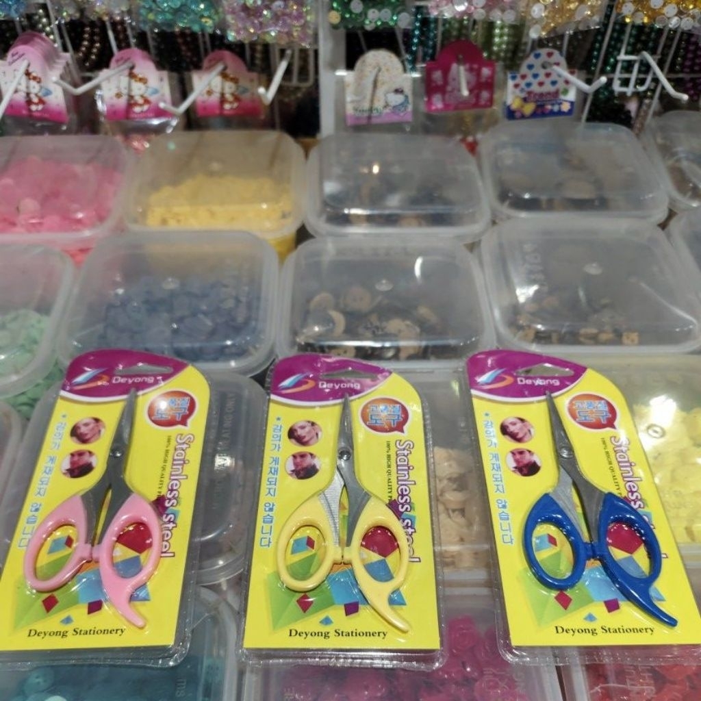 

1 bh gunting kecil 4