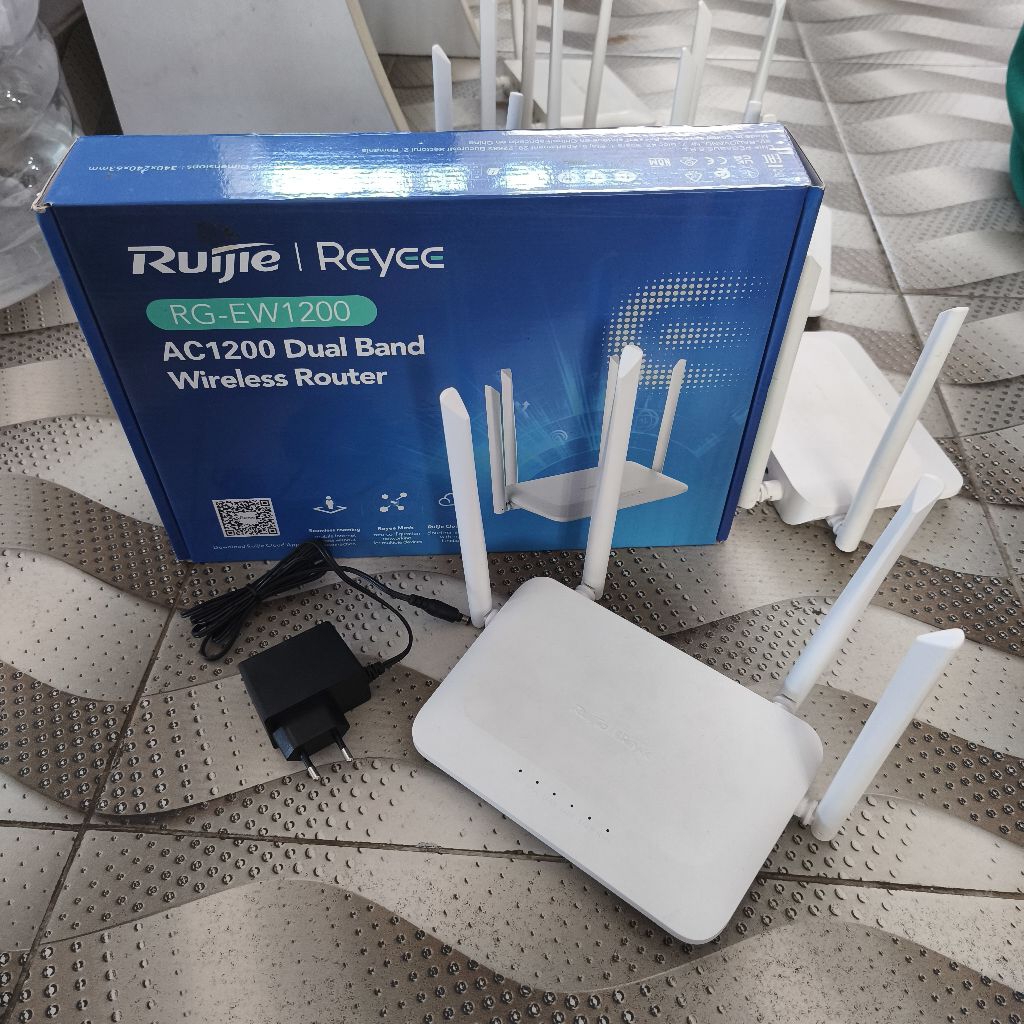 Ruijie RG-EW1200 (Bekas Pribadi)