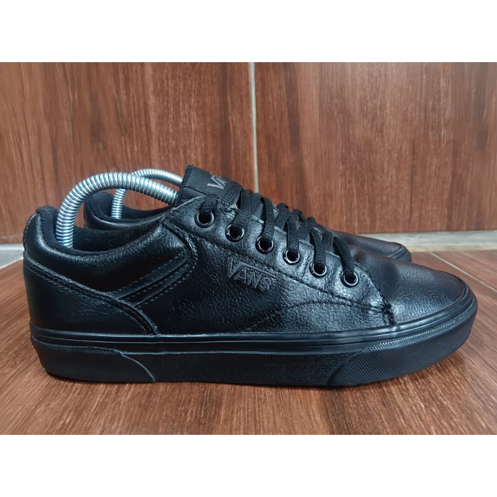 SEPATU SKATEBOARD VANS SELDAN FULL BLACK SIZE 40