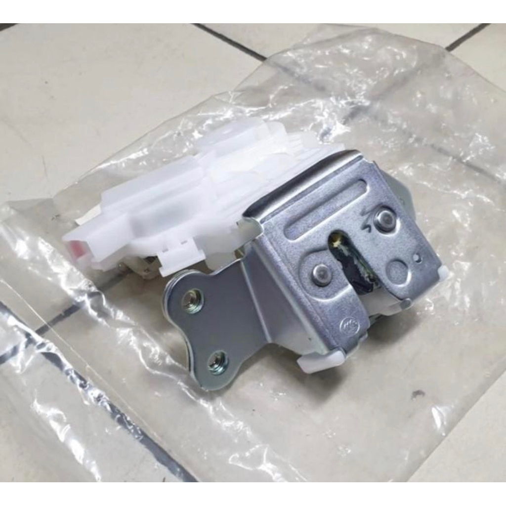 Door lock bagasi pajero sport all new original Mitsubishi