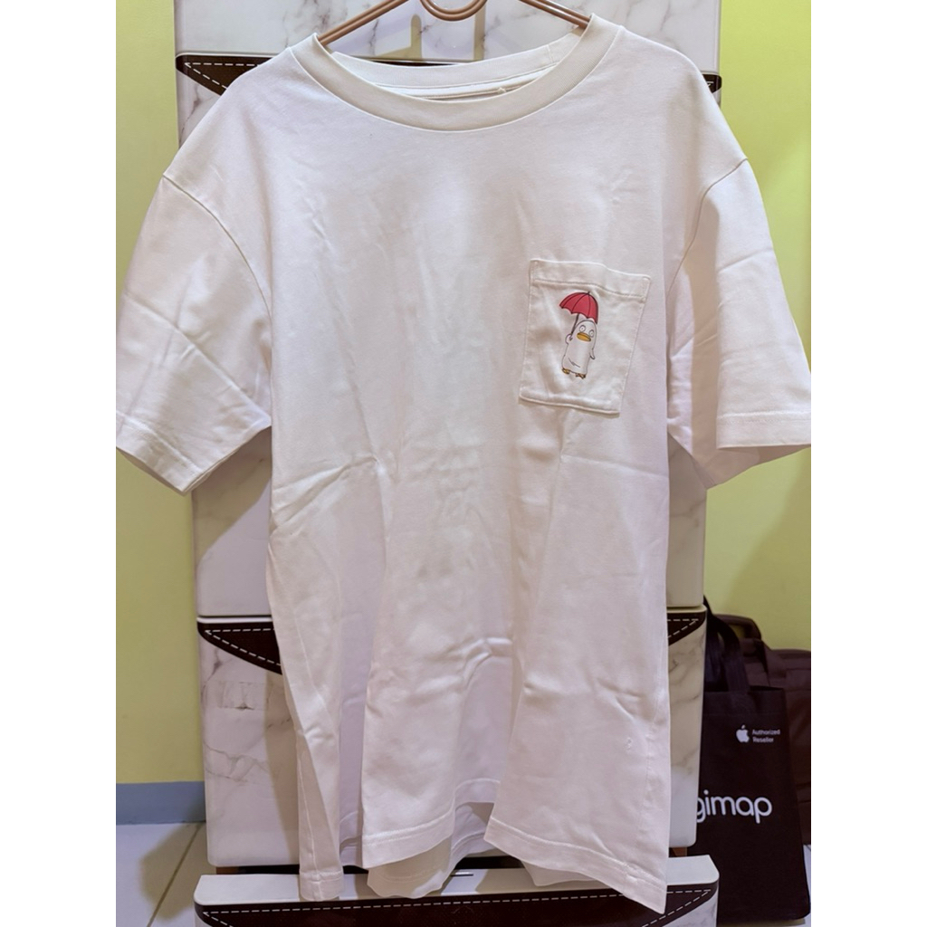 PRELOVED KAOS UNIQLO UT GINTAMA M