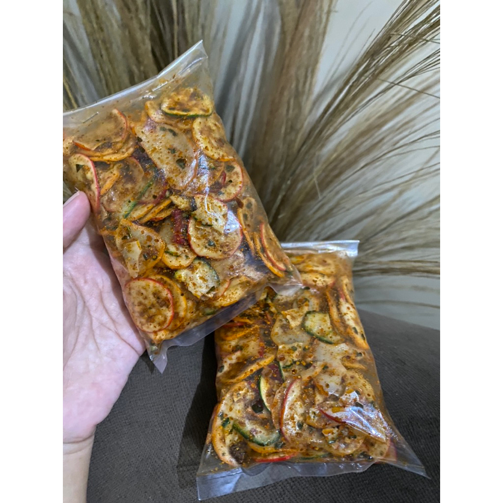 

Kerupuk Seblak full bumbu & daun Jeruk ala hav.aull