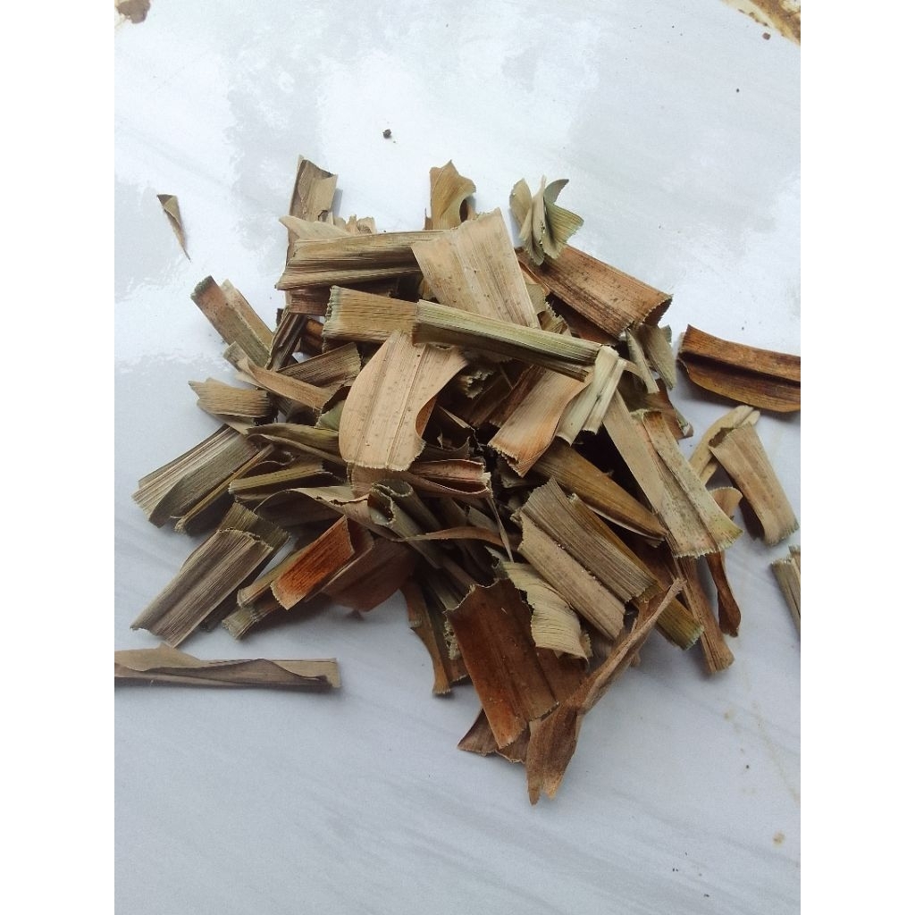 

daun pandan kering iris 50gr