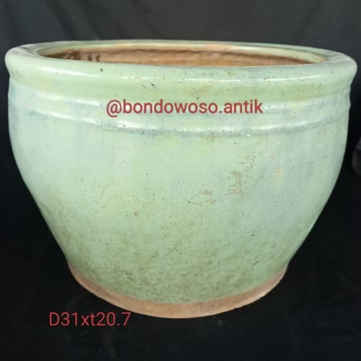 TEMPAT TELOR CELADON ANTIK