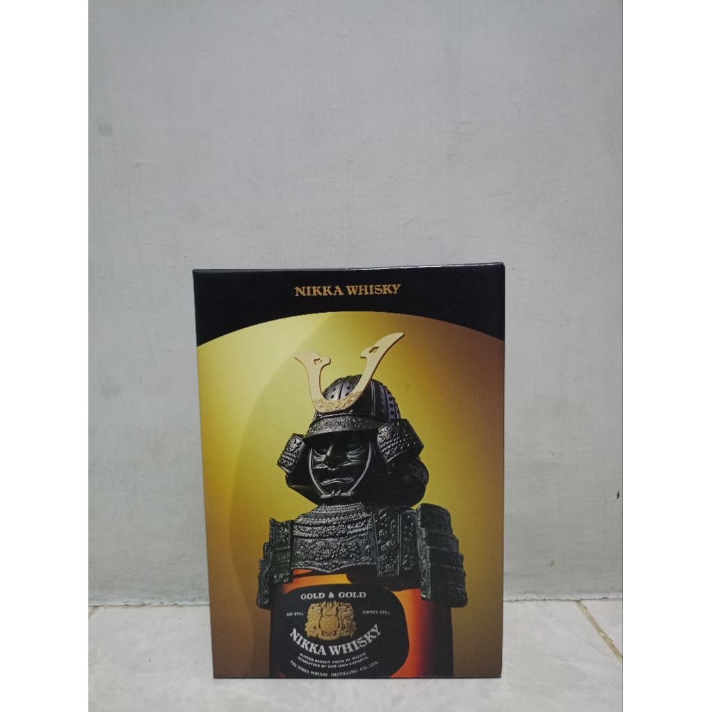 botol bekas nikka gold and gold samurai