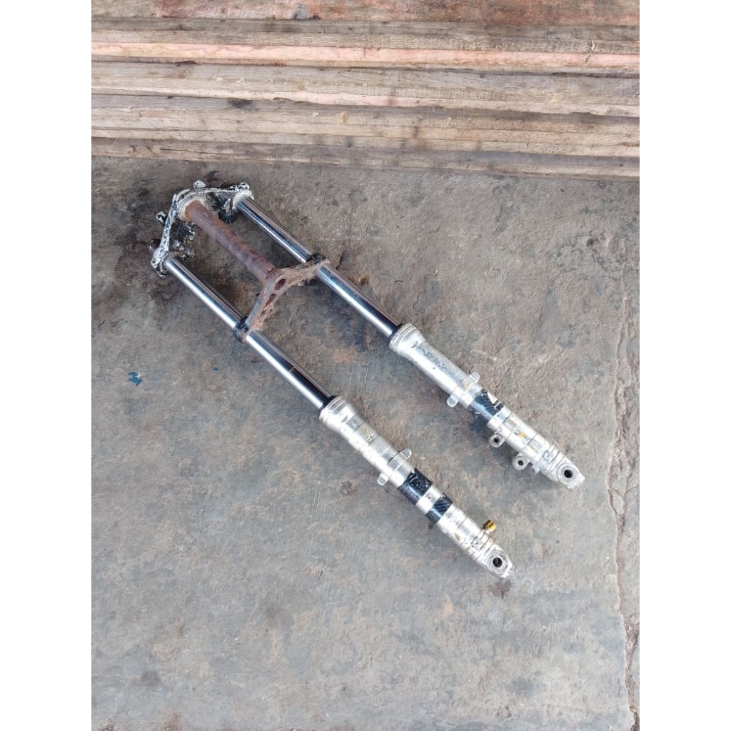 shockbreaker depan HONDA GL pro original bekas copotan second