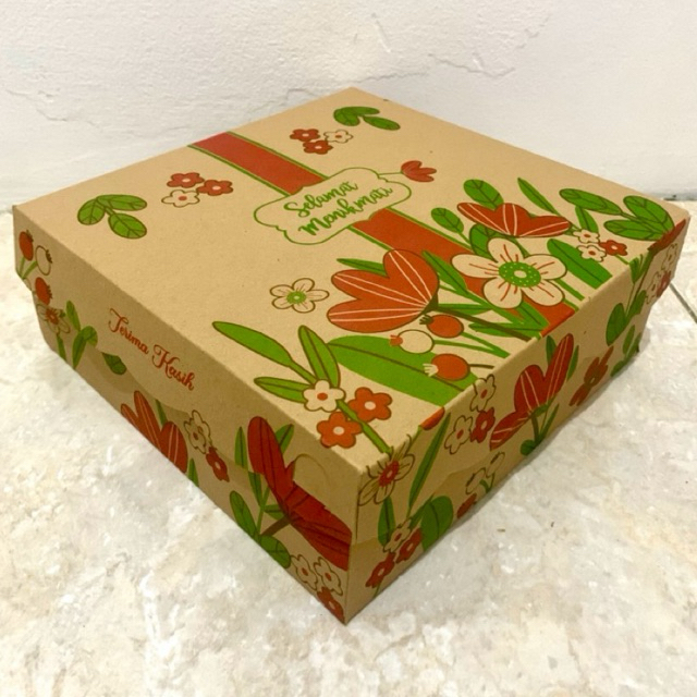 

50/100 Lembar Dus Nasi / Dus Kue || Kardus Motif Uk 18x18x7 || Kardus Nasi/Kue ||