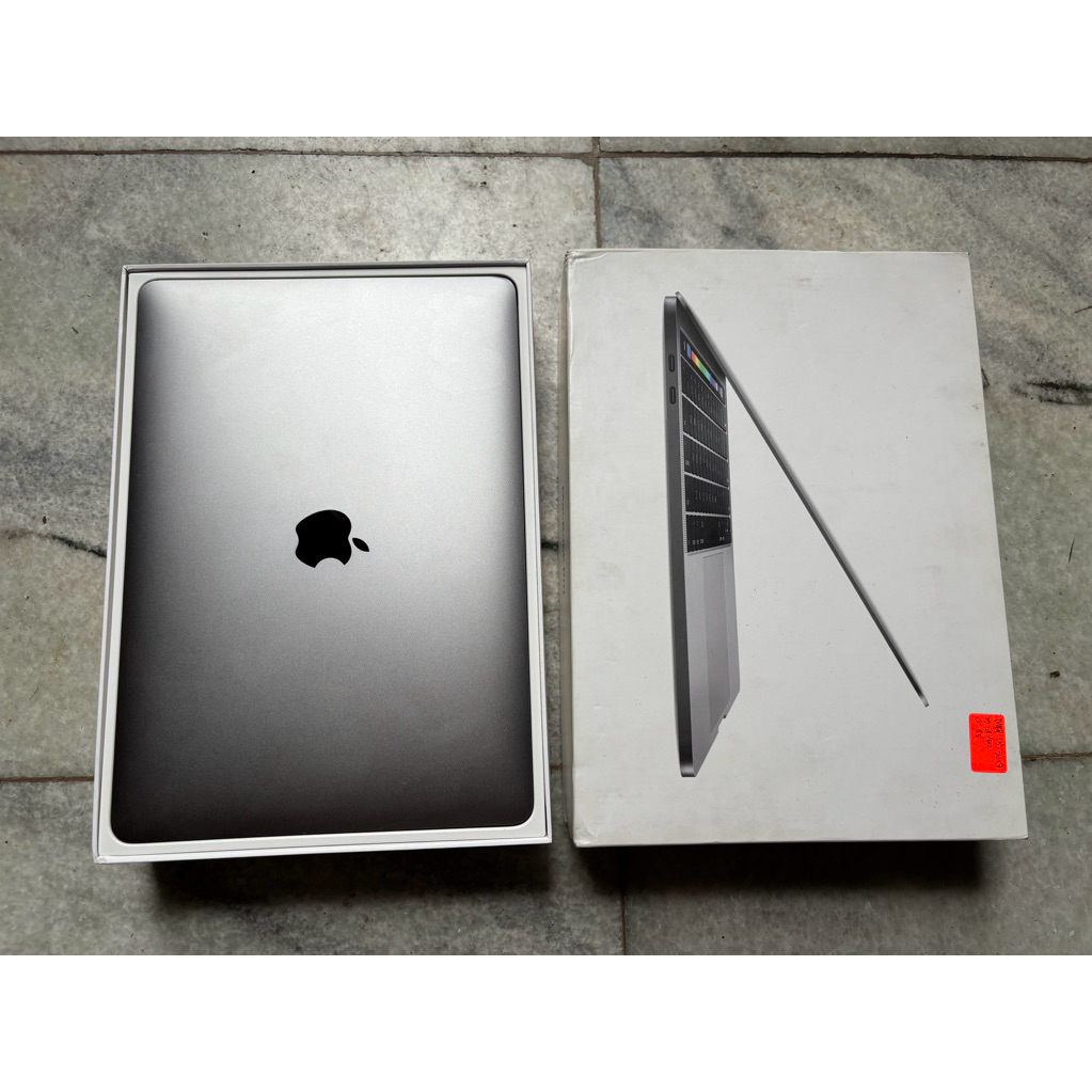 [Jual Mati] Macbook Pro - Touch Bar