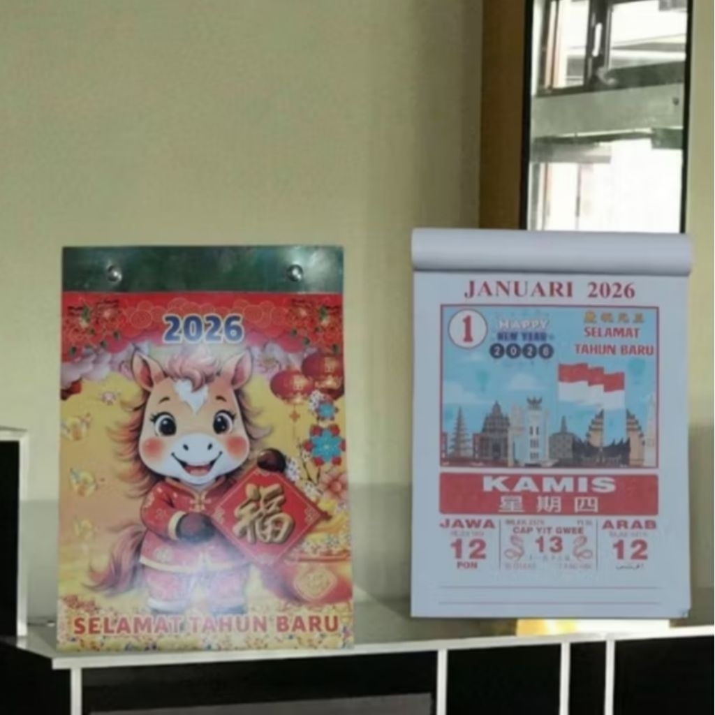 

Kalender Harian Sobek ukuran sedang 18cm × 13cm tahun kuda 2026