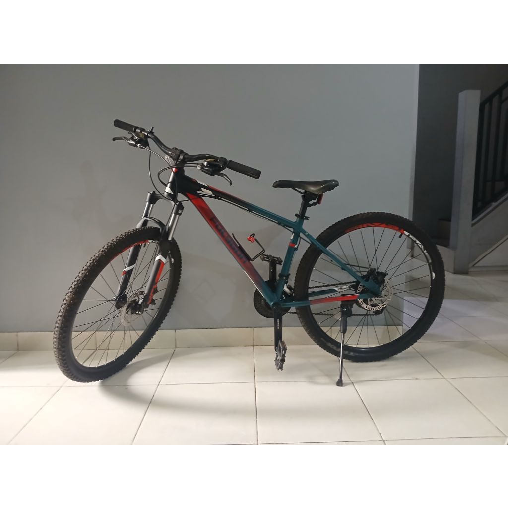 Sepeda Gunung Polygon Cascade 4