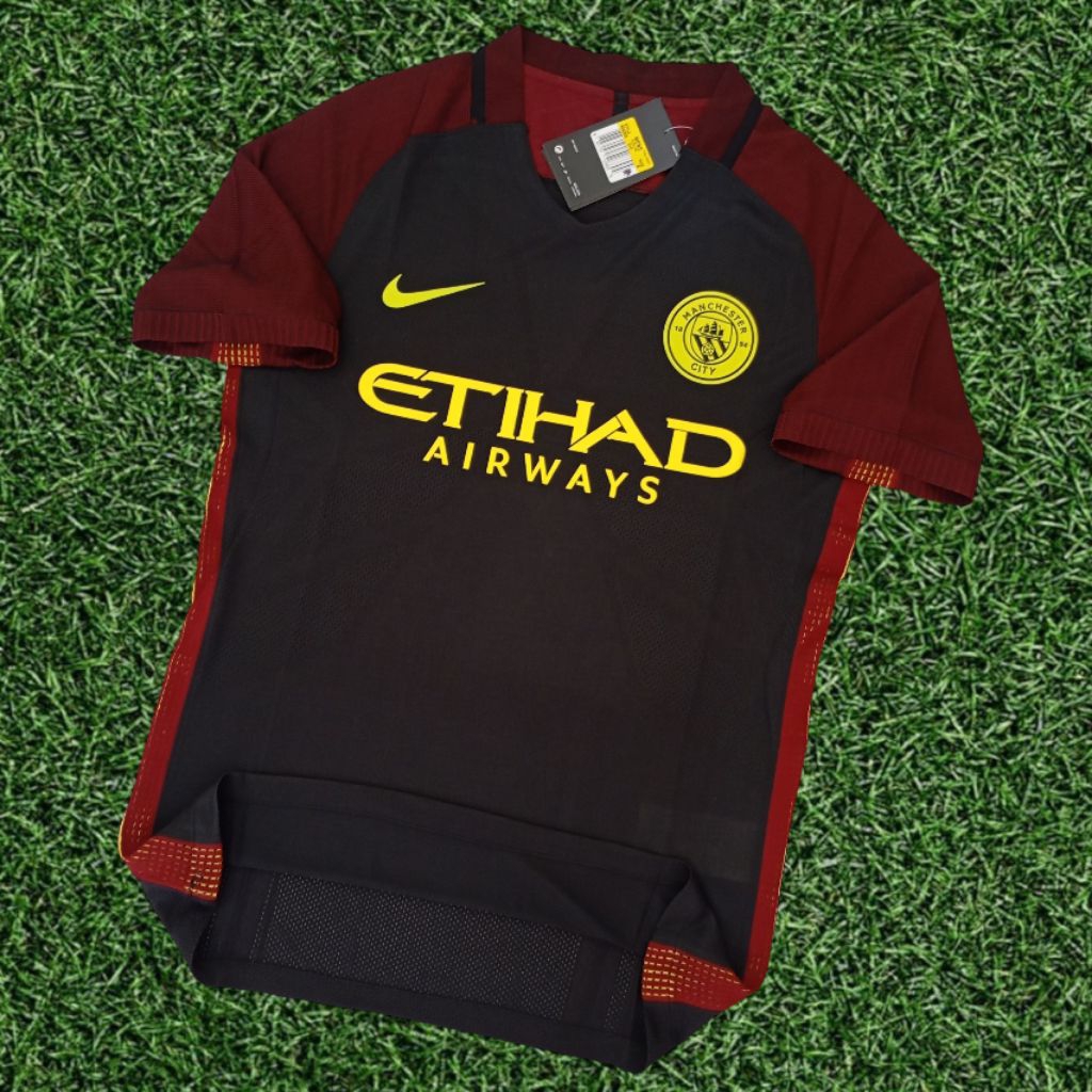 Manchester City Away 2016/17 Player Issue