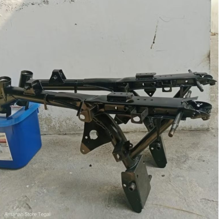 Rangka Motor Custom Honda Monkey gorilla Hitam besi pipa tebal