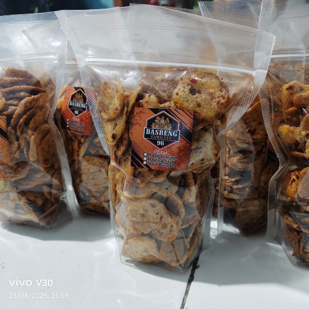 

kripik basreng familyyy