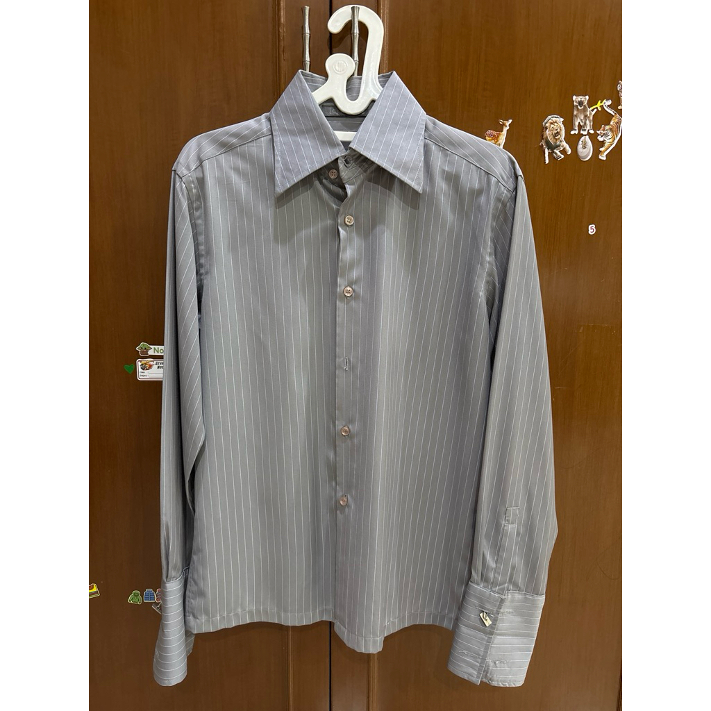 Kemeja lengan pendek model kancing manset kantor cassual bekas pemakaian pribadi