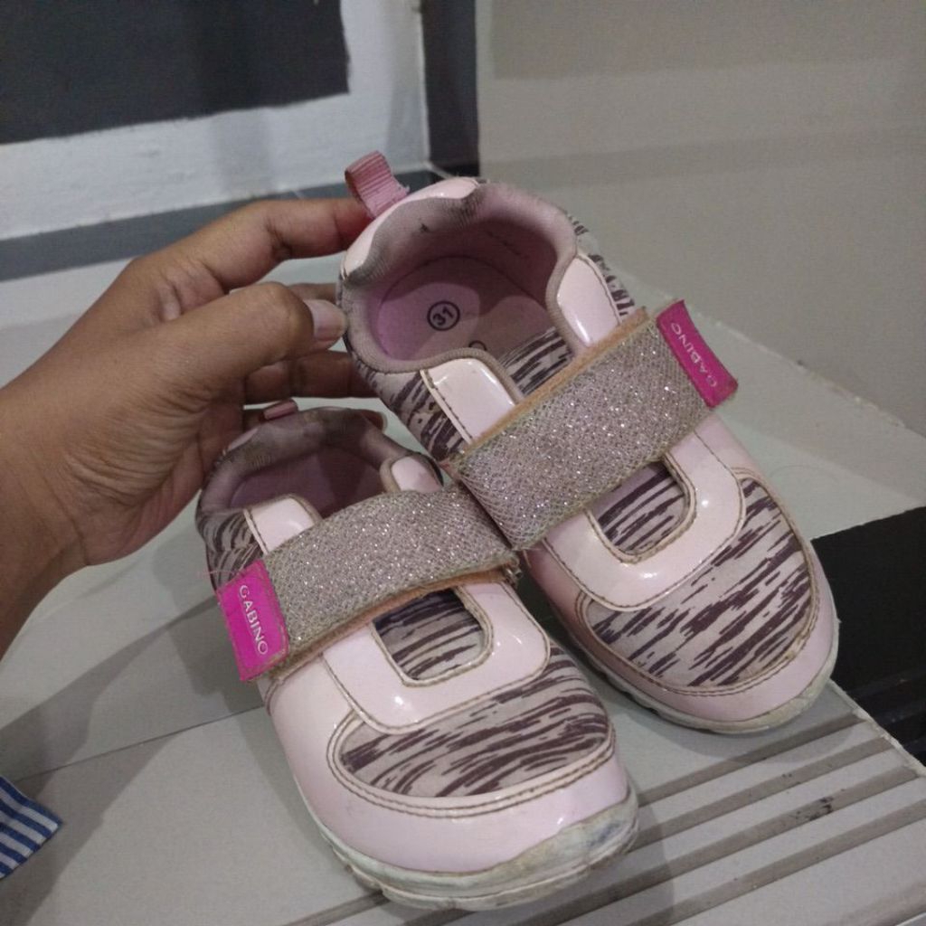 sepatu gabino preloved anak perempuan