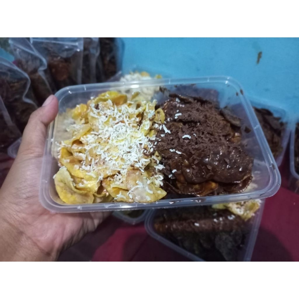 

Keripik Pisang Cokelat Lumer Mix Toping Rasa