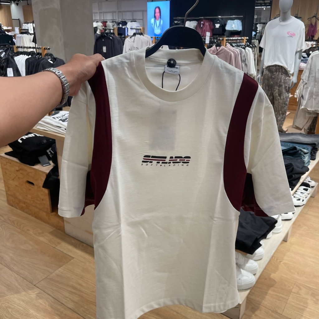 Kaus T-shirt BERSHKA MEN Jastip (jasa titip)