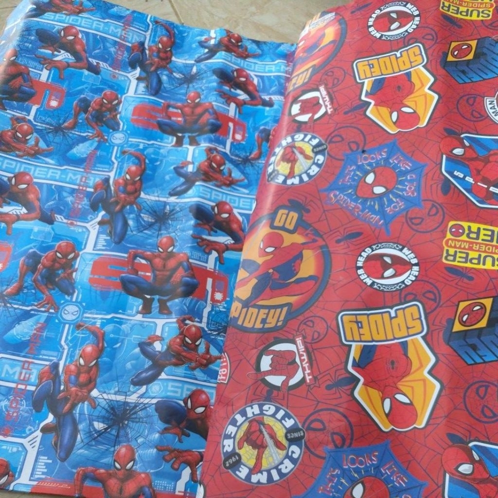 

kertas kado sansan wawa jumbo spiderman
