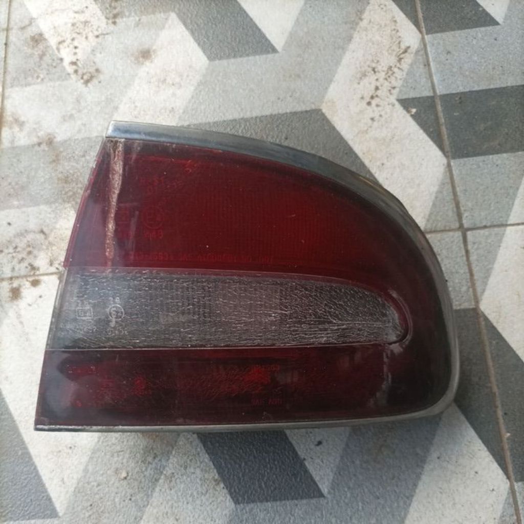 stoplamp kanan mitsubishi galant lele