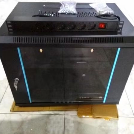 Rack Server / Wallmount Close Rack 8 U