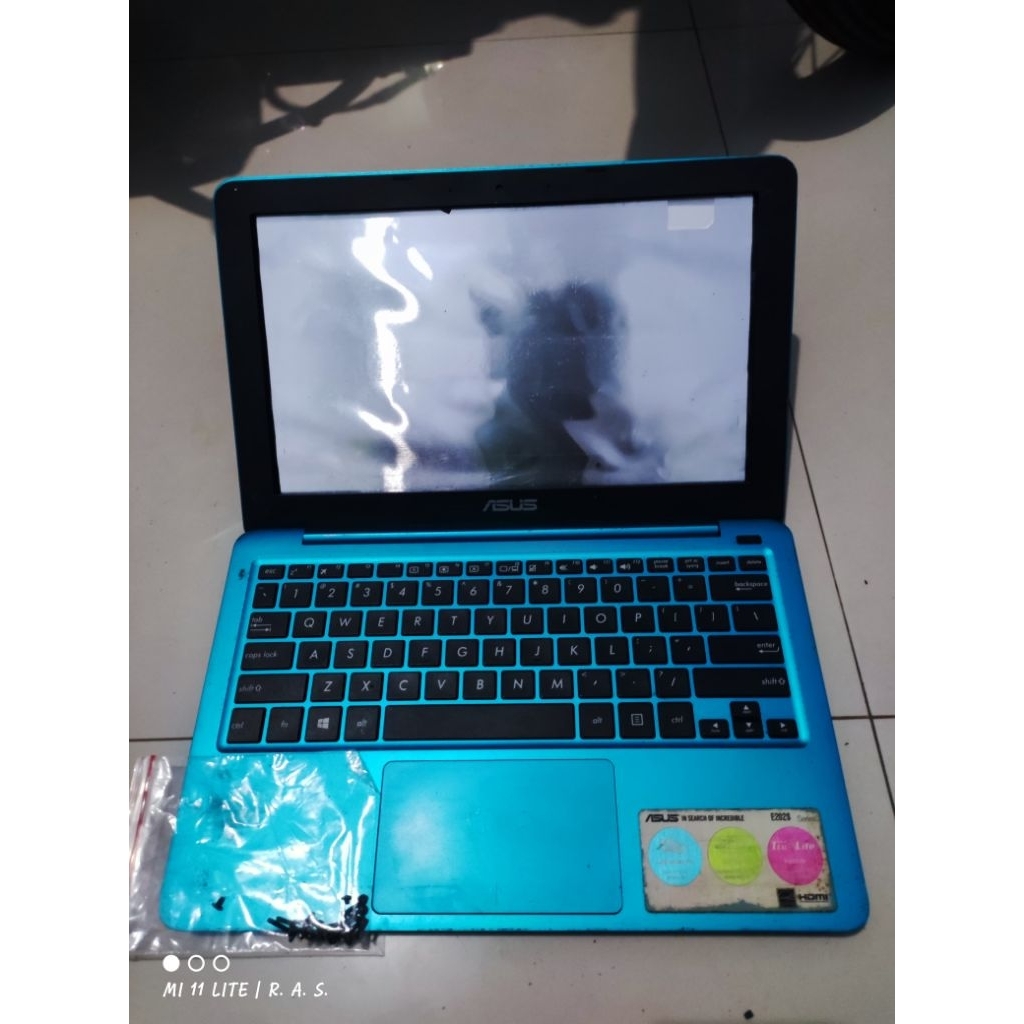 cassing note book asus E202s