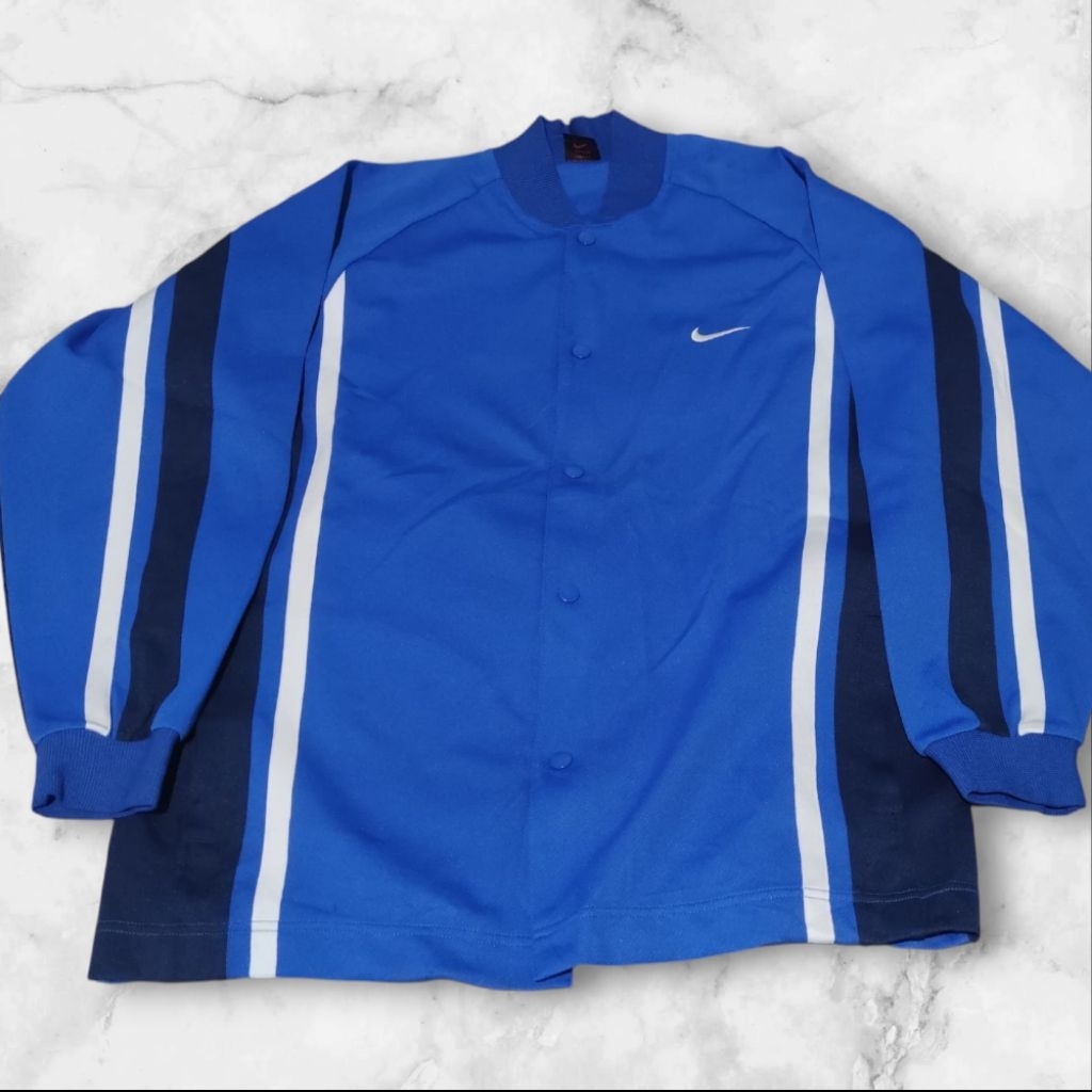 NIKE VARSITY