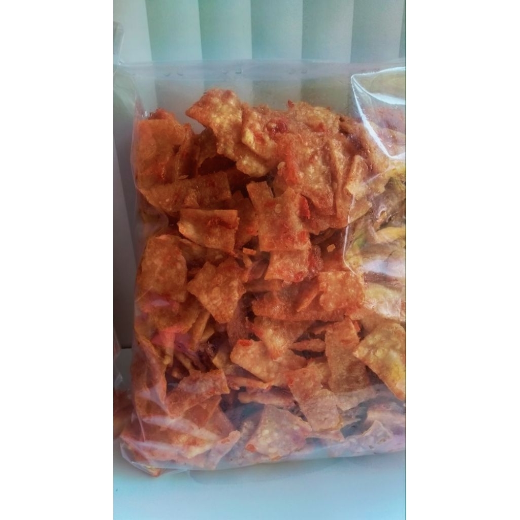

keripik singkong pedes manis,manggleng cemilan enak bikin nagih. 500gram