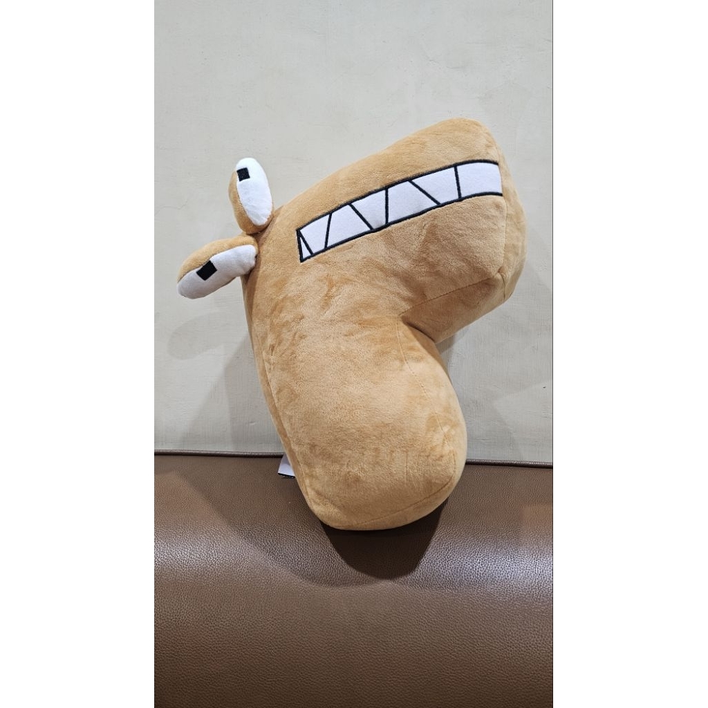 boneka huruf P