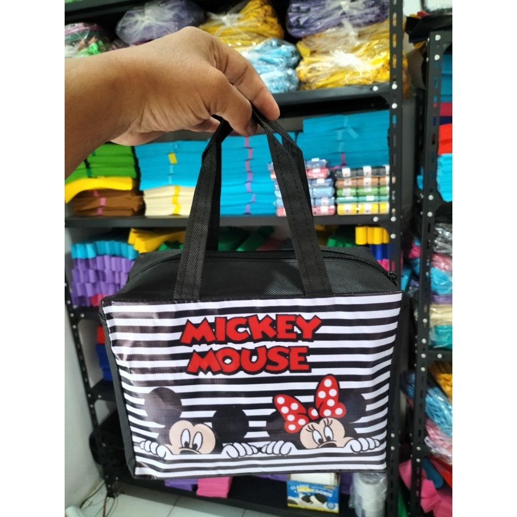 

Tas ultah anak resleting / Tas ulang tahun anak ready stok / Goodie bag ultah tanpa nama / Souvenir pesta ulang tahun anak