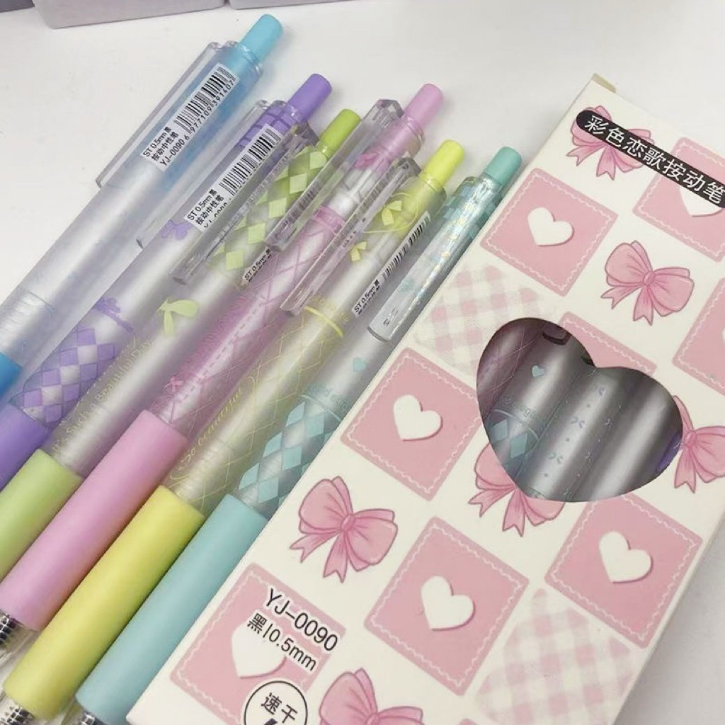 

Mocorie - Coquette Pulpen Gel 0.5mm 6 pcs / Set Pulpen Coquette Ribbon Aesthetic / Coquette Pink School Stuff / Alat Tulis Coquette Pulpen Pena Pink Pita