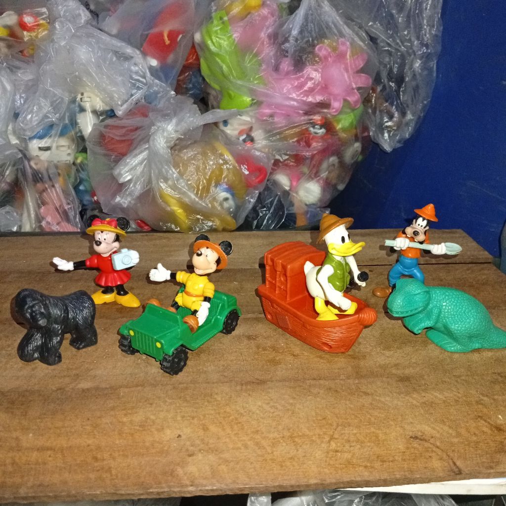 happy meal toys Animal kingdom mickey mouse
