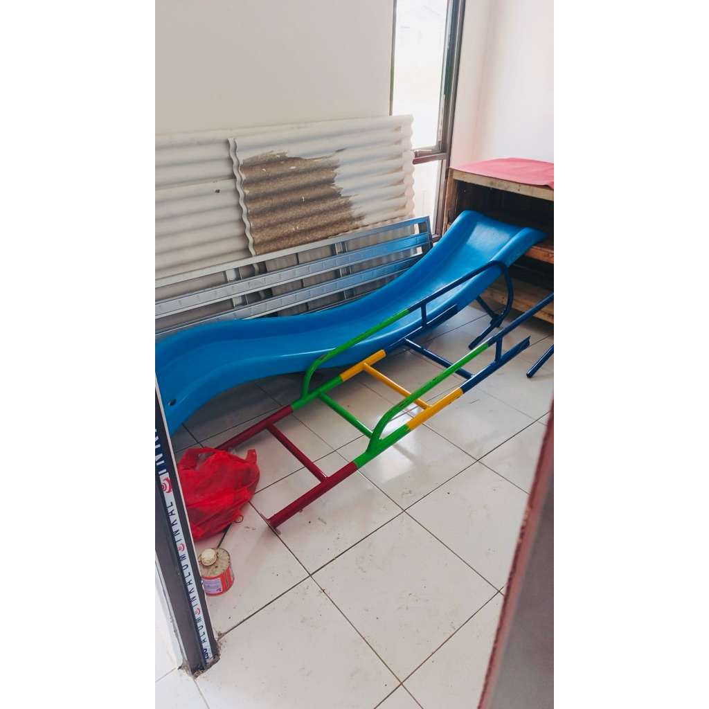 perosotan fiber dengan tangga mainan seluncuran anak