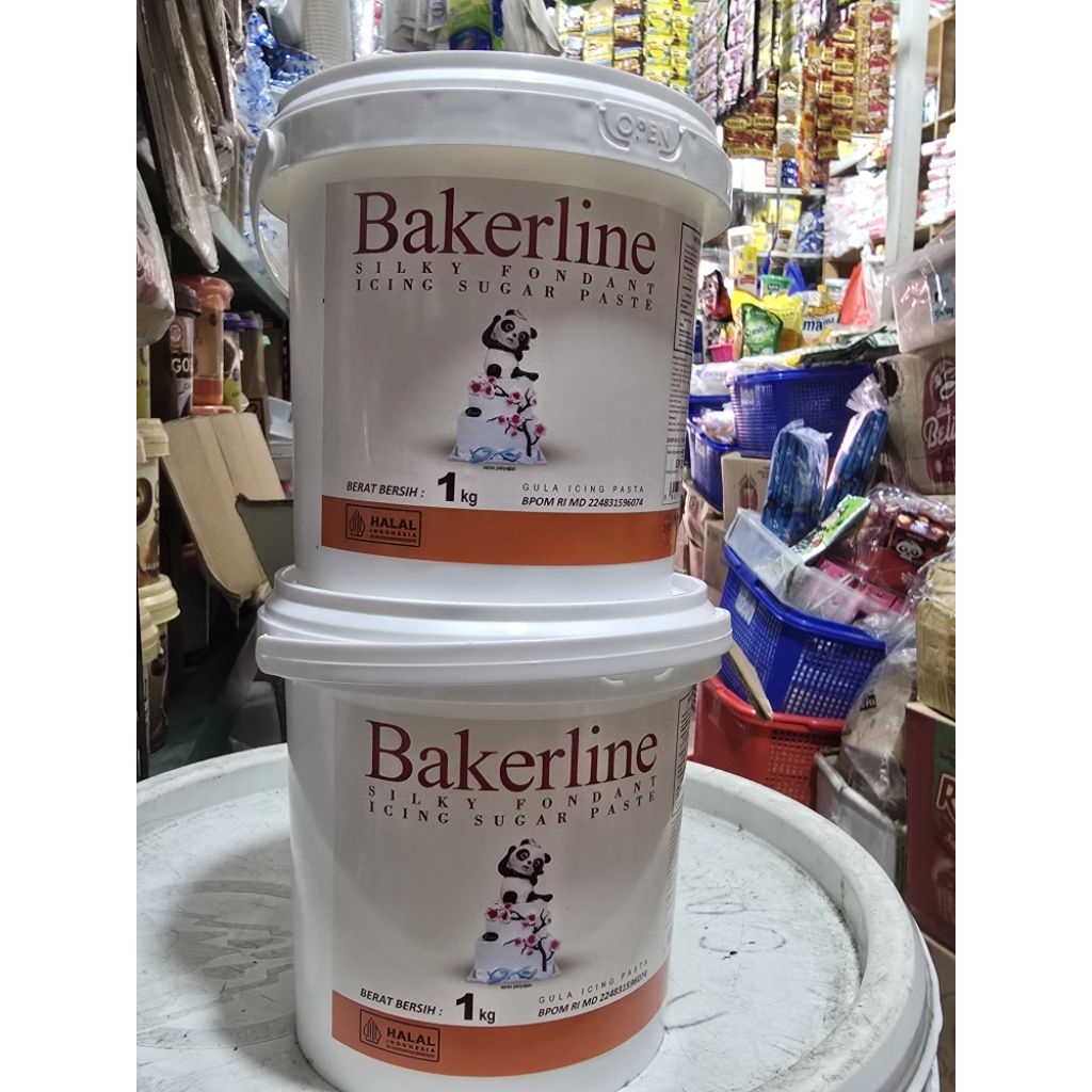 

bakerline fondant white 1kg ember segel
