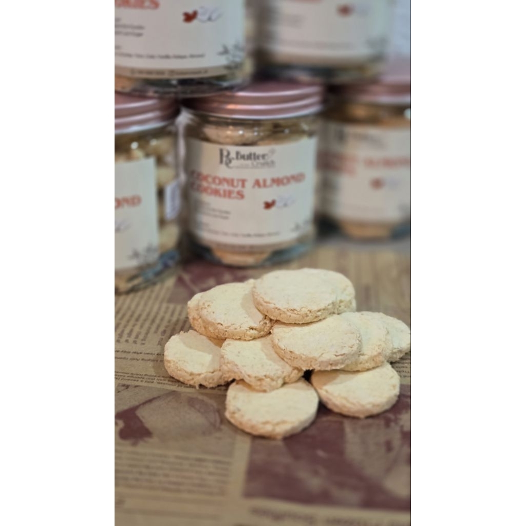 

Coconut Cookies Almond (Toples 500gr) | Ready Stock