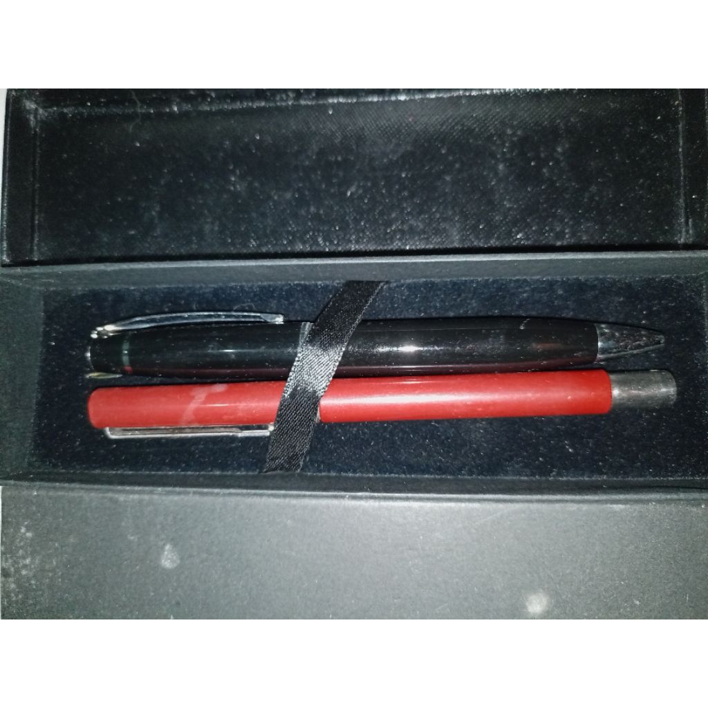 

pulpen sufenir total 5pcs ya