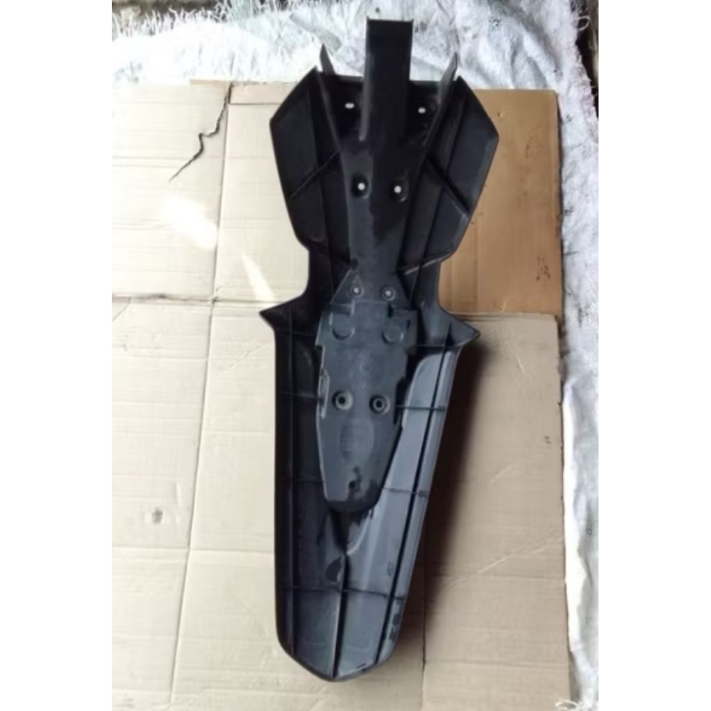 Spakbor Slebor Belakang Suzuki GSX 150 R Barang Second Original SGP