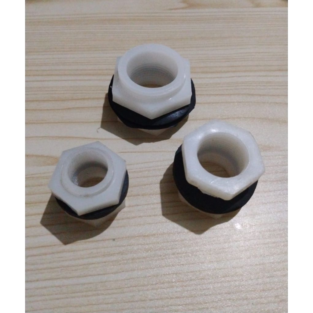 Mur Toren PVC  , Drat Toren 1/2"inch , 3/4"inch , 1"inch