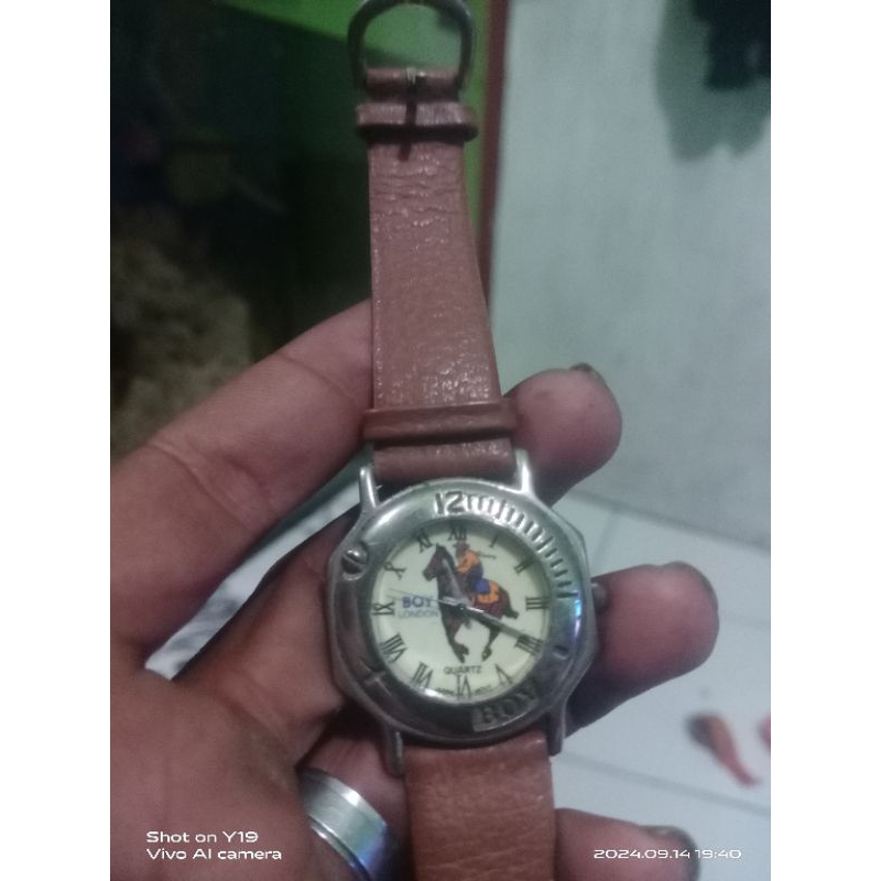 Jam tangan Boy London vintage kecil