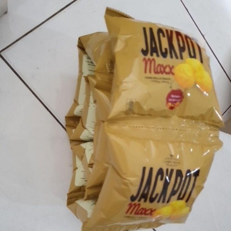 

Chiki Jackpot Maxx 18 Gr Berhadiah Renceng Crispy