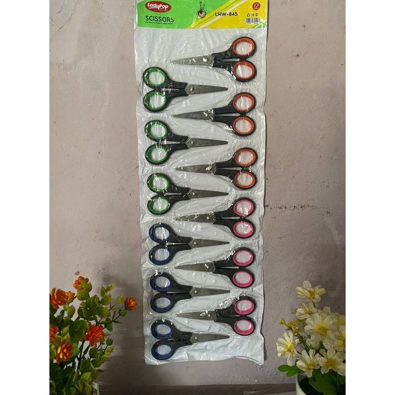 

Gunting ukuran kecil 1lembar isi 12 pcs