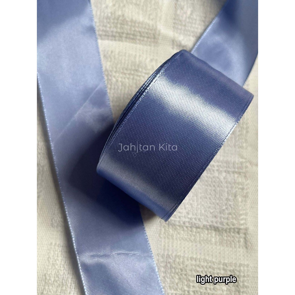 

PITA KAIN SATIN 4 CM PITA POLOS ROL 20 YARD BERBAGAI WARNA