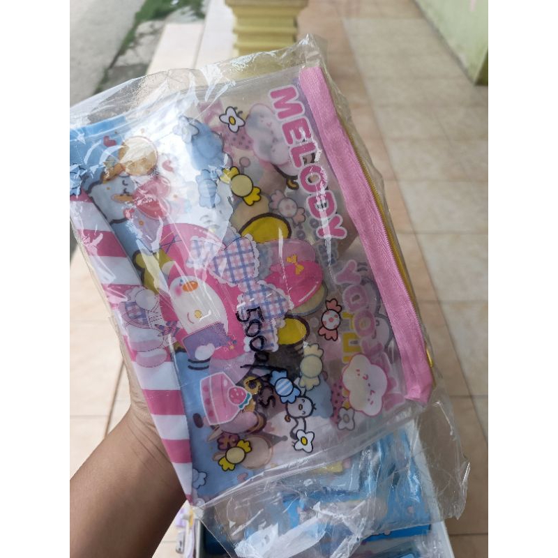 

TEMPAT PENSIL SANRIO PLASTIK