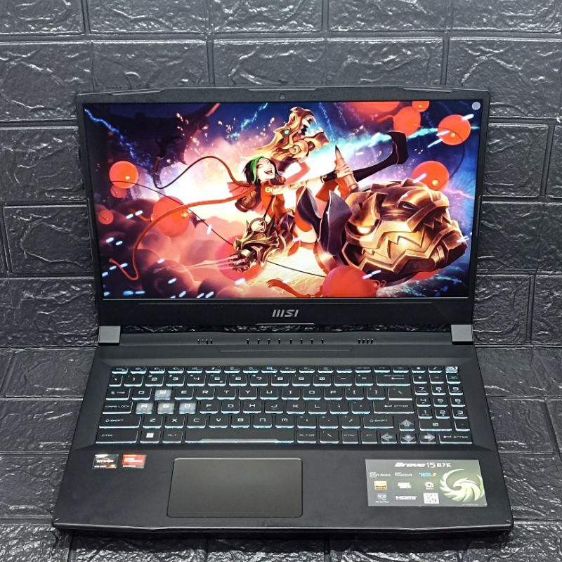 Laptop Gaming MSI Bravo 15 B7ED AMD Ryzen 5 7535HS 16/512GB Radeon RX 6550M