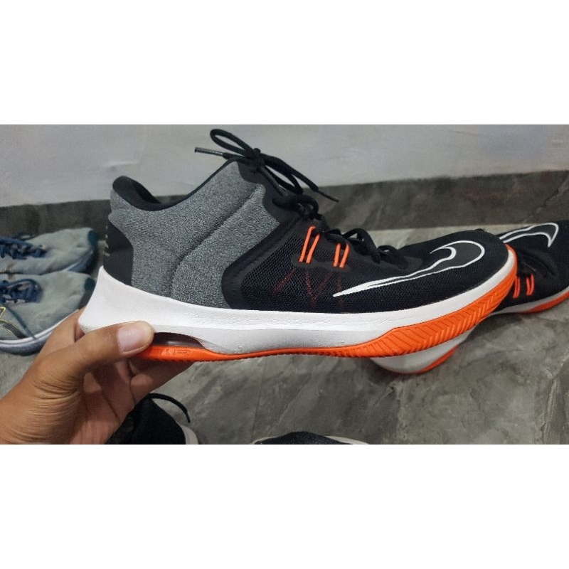 sepatu voli second