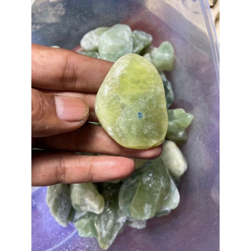 giok air hujan/Batu akik giok air hijau/bahanan batu akik giok air hijau/bongkahan giok air hijau/le