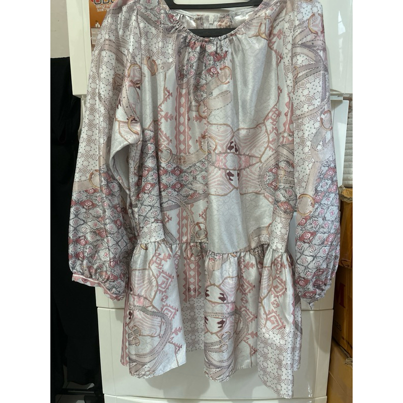 preloved Bj festive peplum blouse'ivory'