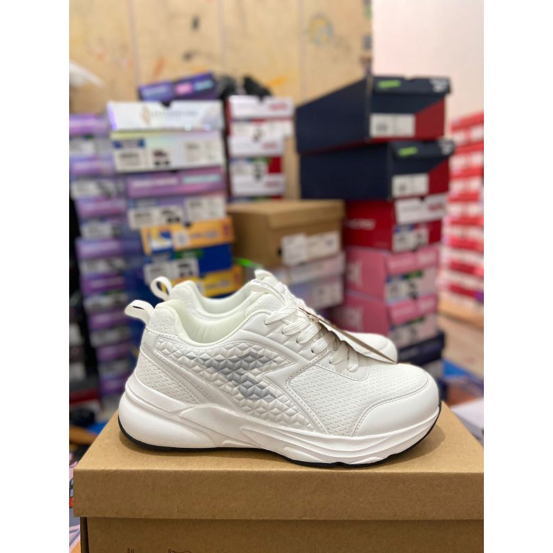 Diadora HUCIMO (F) WHITE 37