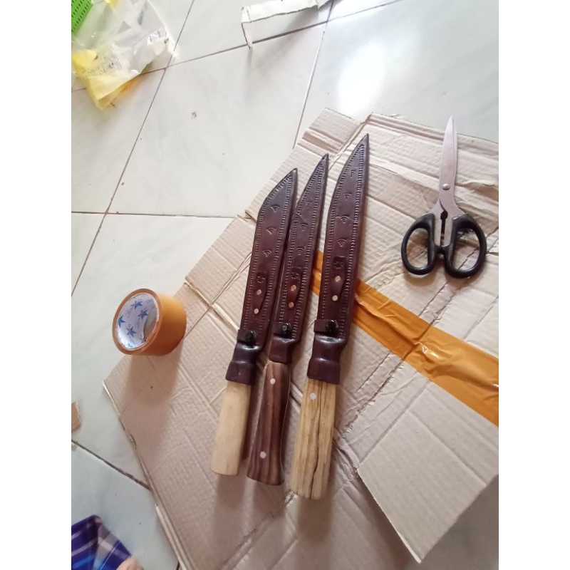 Pisau pemotong daging khas madura